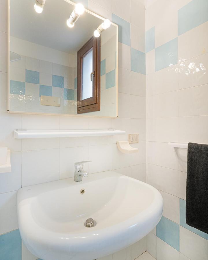 Ambra Holiday Rooms Сан-Теодоро Экстерьер фото